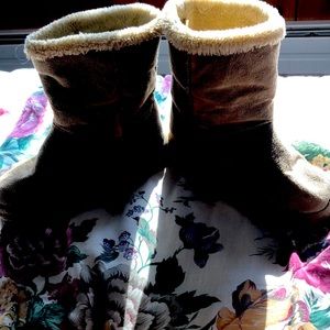 Brown Ugg’s